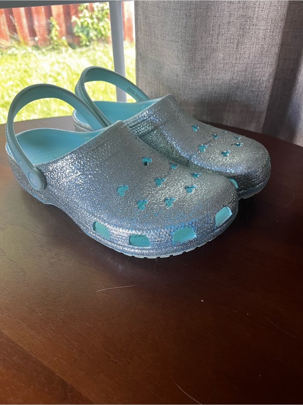 Walt Disney Parks Crocs Mickey Classic II Glitter Arendelle Aqua unisex